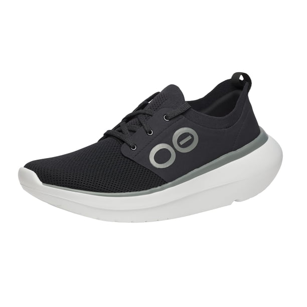 Zapato de recuperación OOFOS OOmy Stride blanco y negro para hombre talla 8