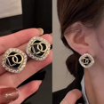 thumbnail image 1 of Letras europeas y americanas en inglés perlas diamantes de agua exageran la personalidad de moda pendientes Gao Jiahui unisex, 1 of 2