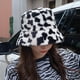 thumbnail image 1 of Sombrero de invierno gorro de pesca de piel sintética para mujer Salvador A Patrón, 1 of 10
