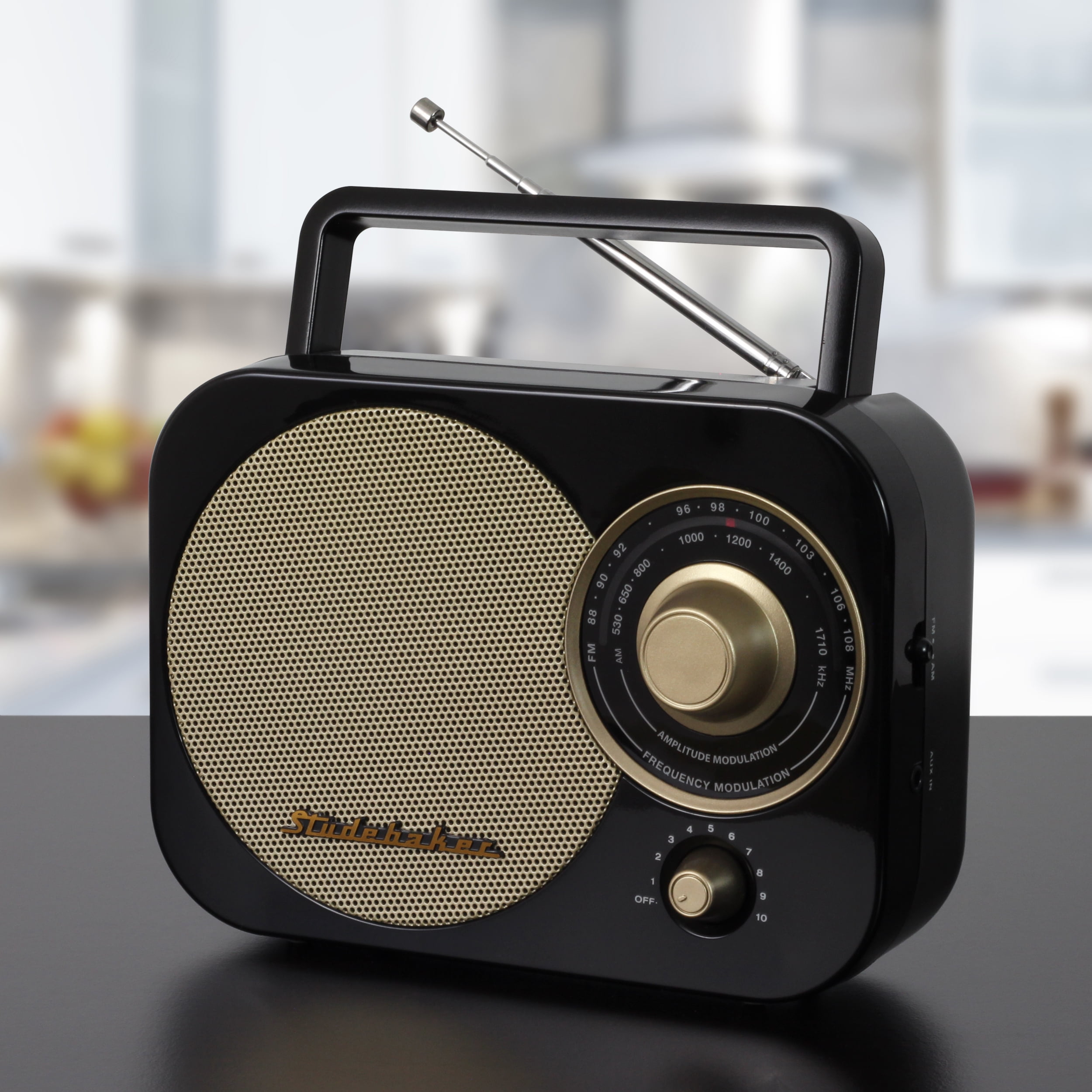 Studebaker SB2000BG Portable AM/FM Radio (Black)