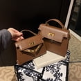 thumbnail image 3 of Bolso de moda para mujer 2025, nuevo estilo, diseño de nicho, bolso de hombro de moda retro, bolso de mensajero de alta gama para mujer, 3 of 5