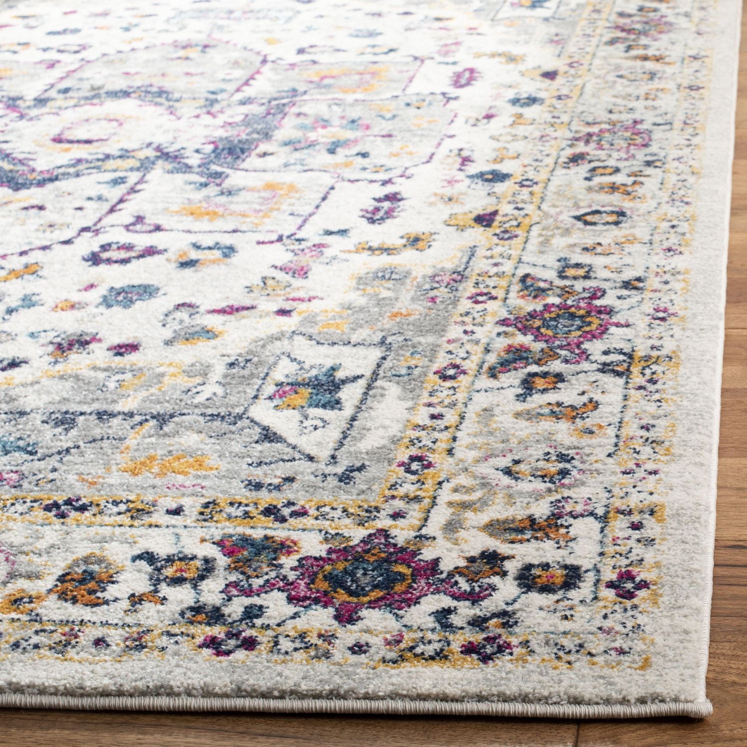 Safavieh Evoke Westley Traditional Area Rug