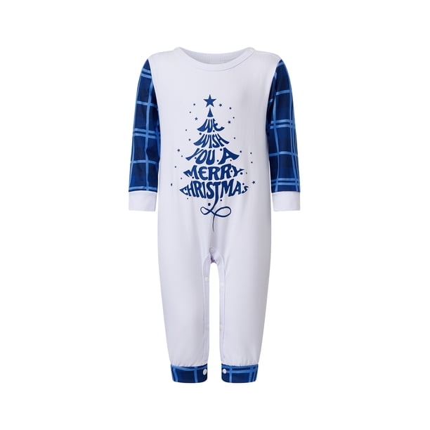 Conjunto de pijamas navideños familiares a juego con estampado de árbol de letras. Pijamas de vacaciones a cuadros para papá, mamá y niños.
