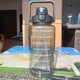 thumbnail image 3 of Botella de agua grande con ventosa, 2 litros, marcador de tiempo, color negro, 3 of 5