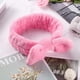 thumbnail image 4 of Banda para el cabello con nudo, diadema de maquillaje suave, banda para el cabello de lana coral, diadema para lavado de cara, diadema de spa, diadema elástica para mujeres y niñas, 1 pieza (rosa), 4 of 5