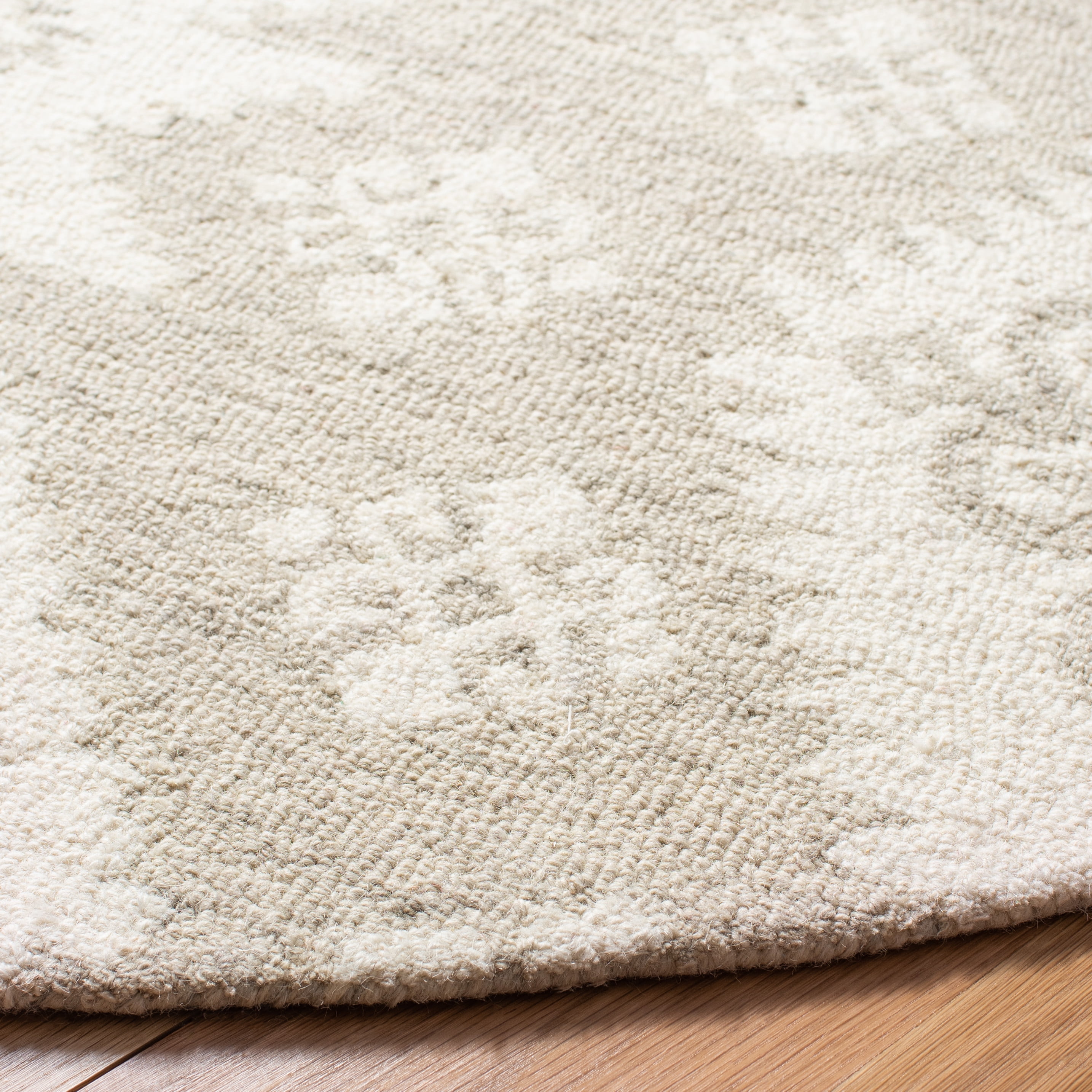 SAFAVIEH Micro-Loop Winona Geometric Striped Area Rug, Ivory/Beige, 5' x 5' Round
