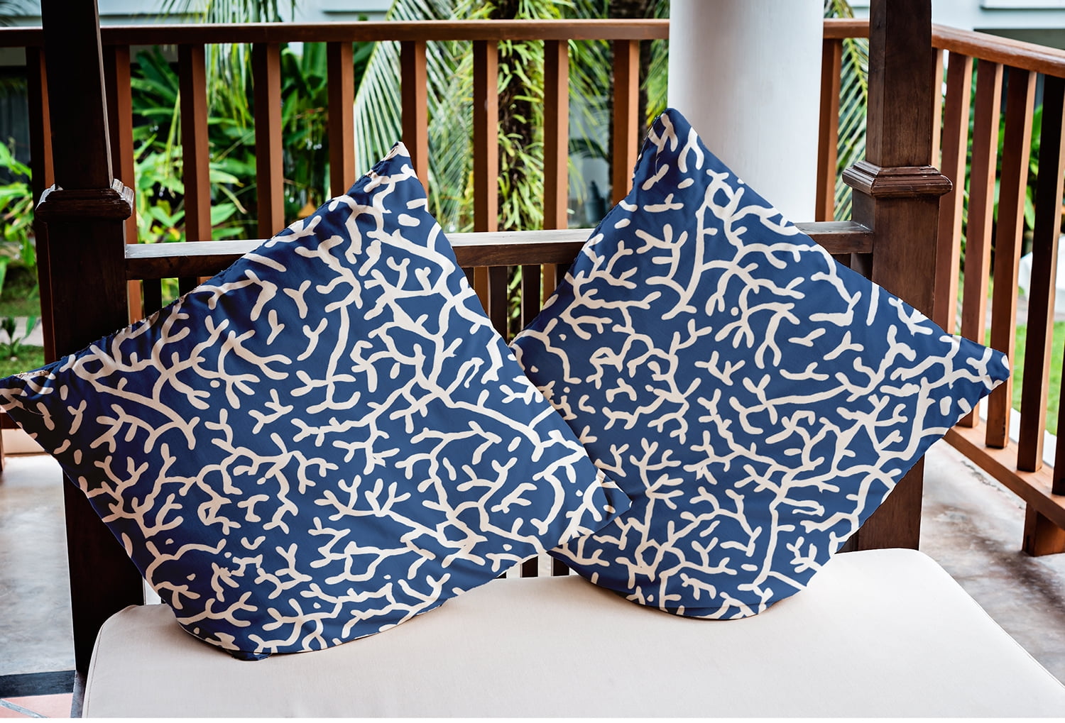20" x 20" Simply Daisy Seaweed Indoor/Outdoor Pillow, Nautical Navy Qty 1