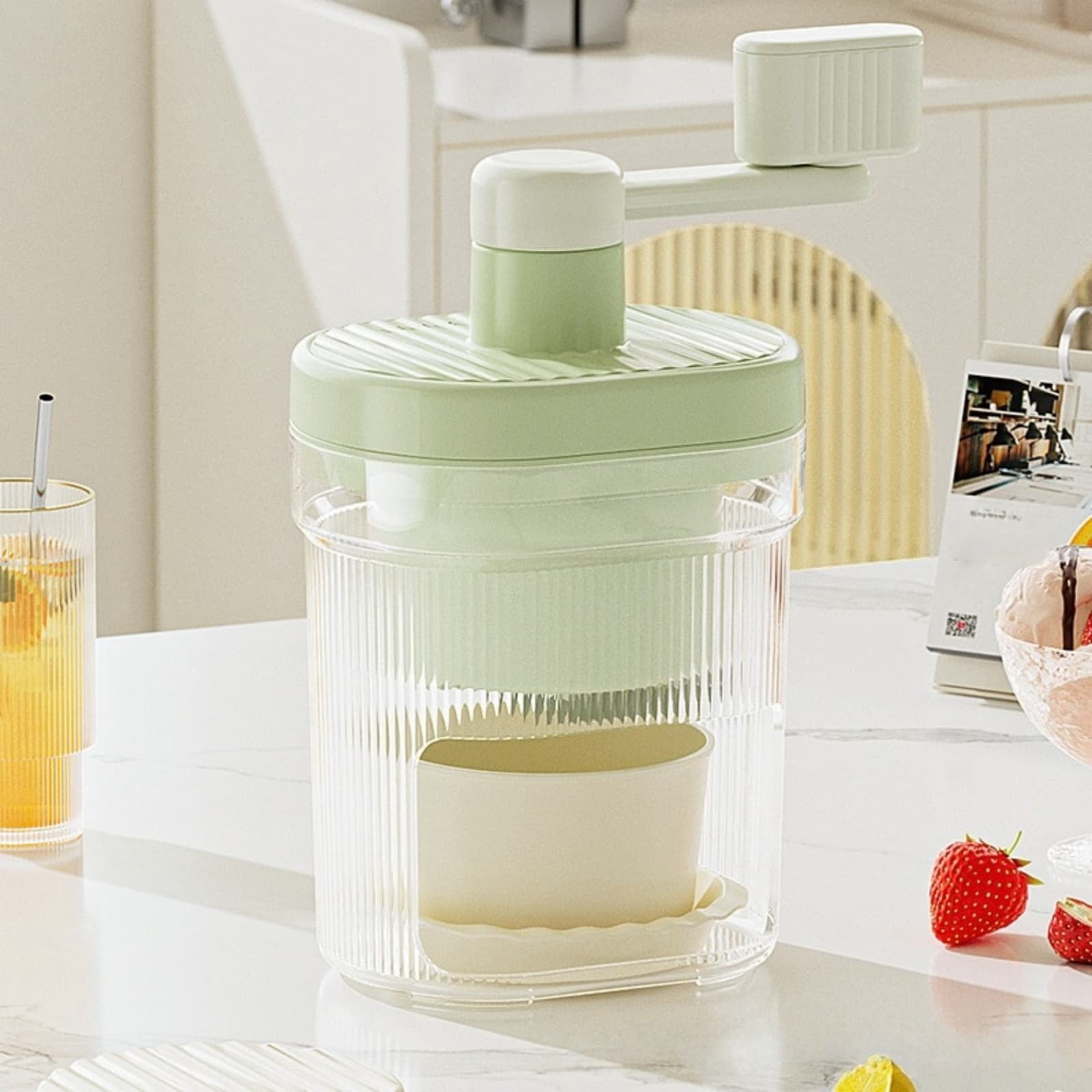 Manual Shaved Ice Machine Portable Hand Crank Ice Crusher with Ice Cup Snow Cone Maker Ideal for Home Kitchen Parties and Summer Drinks