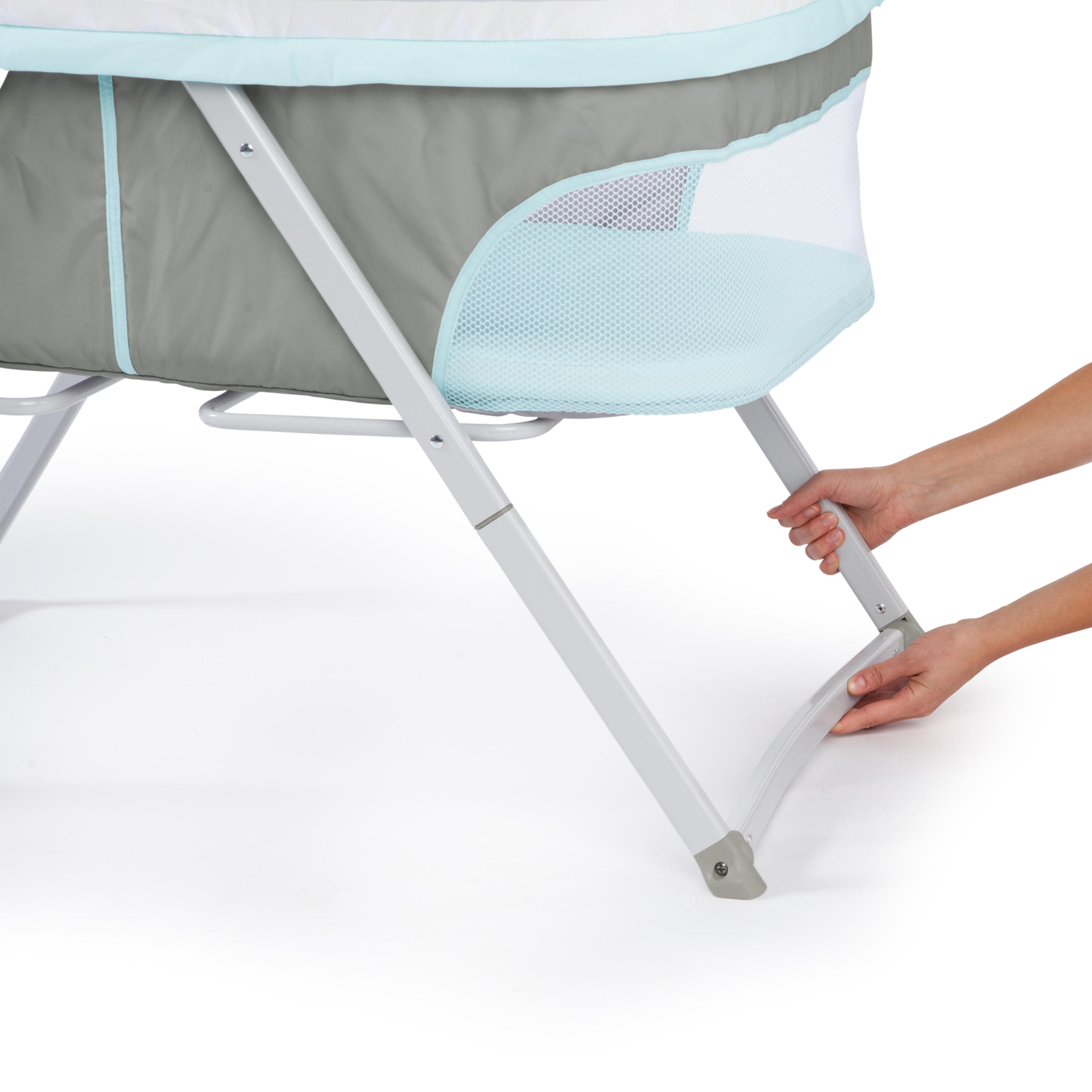 foldable rocking bassinet