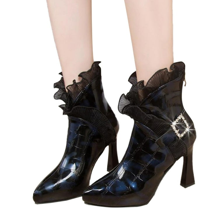 Wide width heel clearance boots