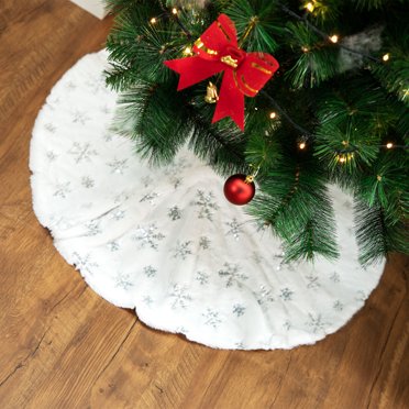 Rudolph The Red-Nosed Reindeer® 48-Inch Tree Skirt - Walmart.com