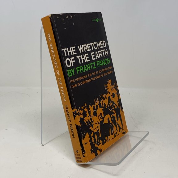 Pre-Owned Wretched of the Earth (Paperback) 0394173279 9780394173276