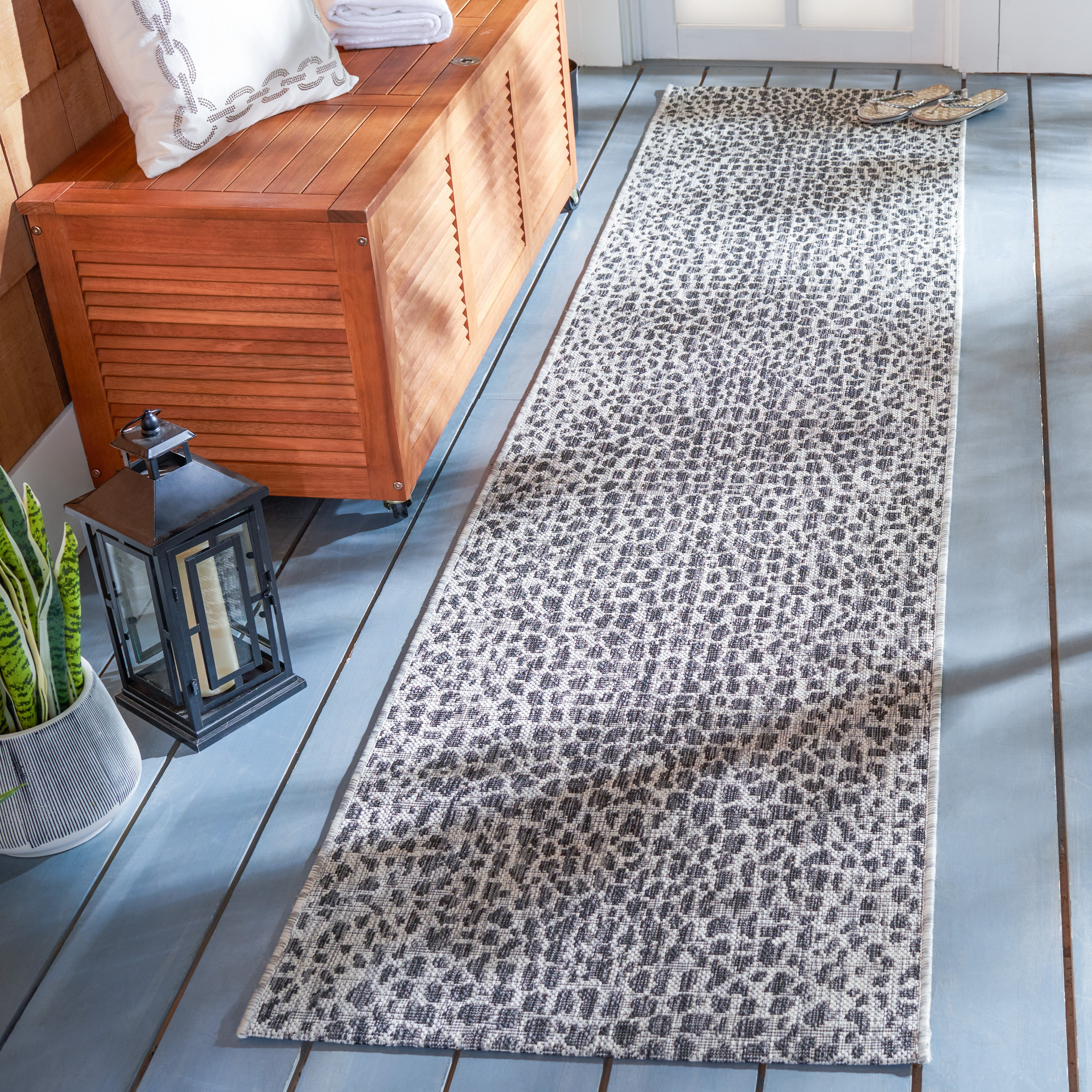 Safavieh Courtyard Karina Animal Indoor/Outdoor Runner Rug, Gray/Black, 2'3" x 14'