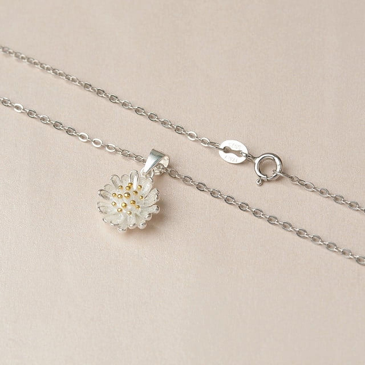 Personalized Grandmother Granddaughter Necklace - Granddaughter Gifts from Nana - Custom To My Granddaughter - Sterling Silver Daisy Necklace Gift from Grandma
