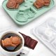 thumbnail image 5 of La bandeja de hielo y el molde para hielo se pueden reutilizar para hacer moldes para hockey sobre hielo, lo cual es muy adecuado para whisky y cócteles., 5 of 5