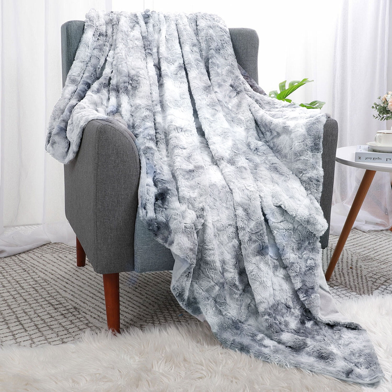 HT&PJ Luxury Faux Fur Throw Blanket Reversible Plush Sherpa Fleece Cozy Throw for Living Room Decor Sofa Chair Couch Blanket GD-13-Black, 60X80