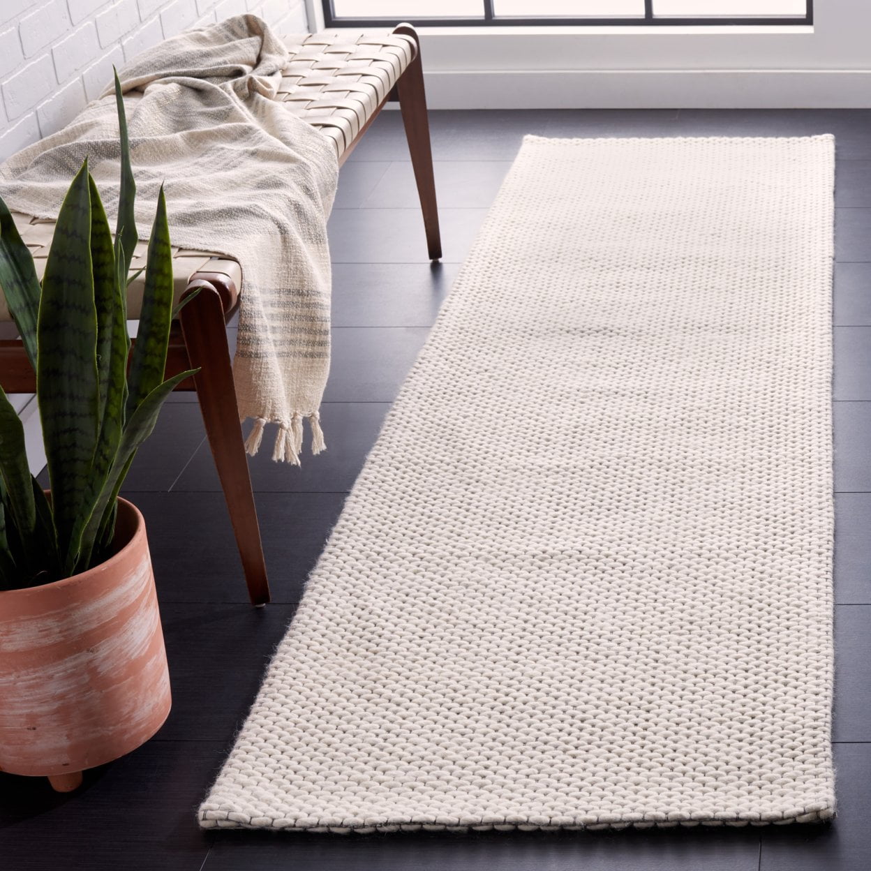SAFAVIEH Marbella Melva Geometric Runner Rug, Ivory, 2'3" x 8'