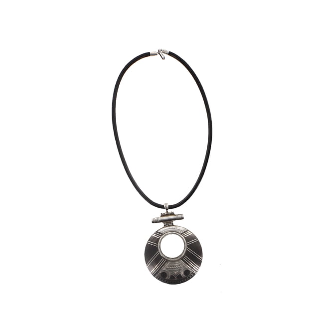 Collier de Style Pendentif Tuareg en Argent et Ébène
