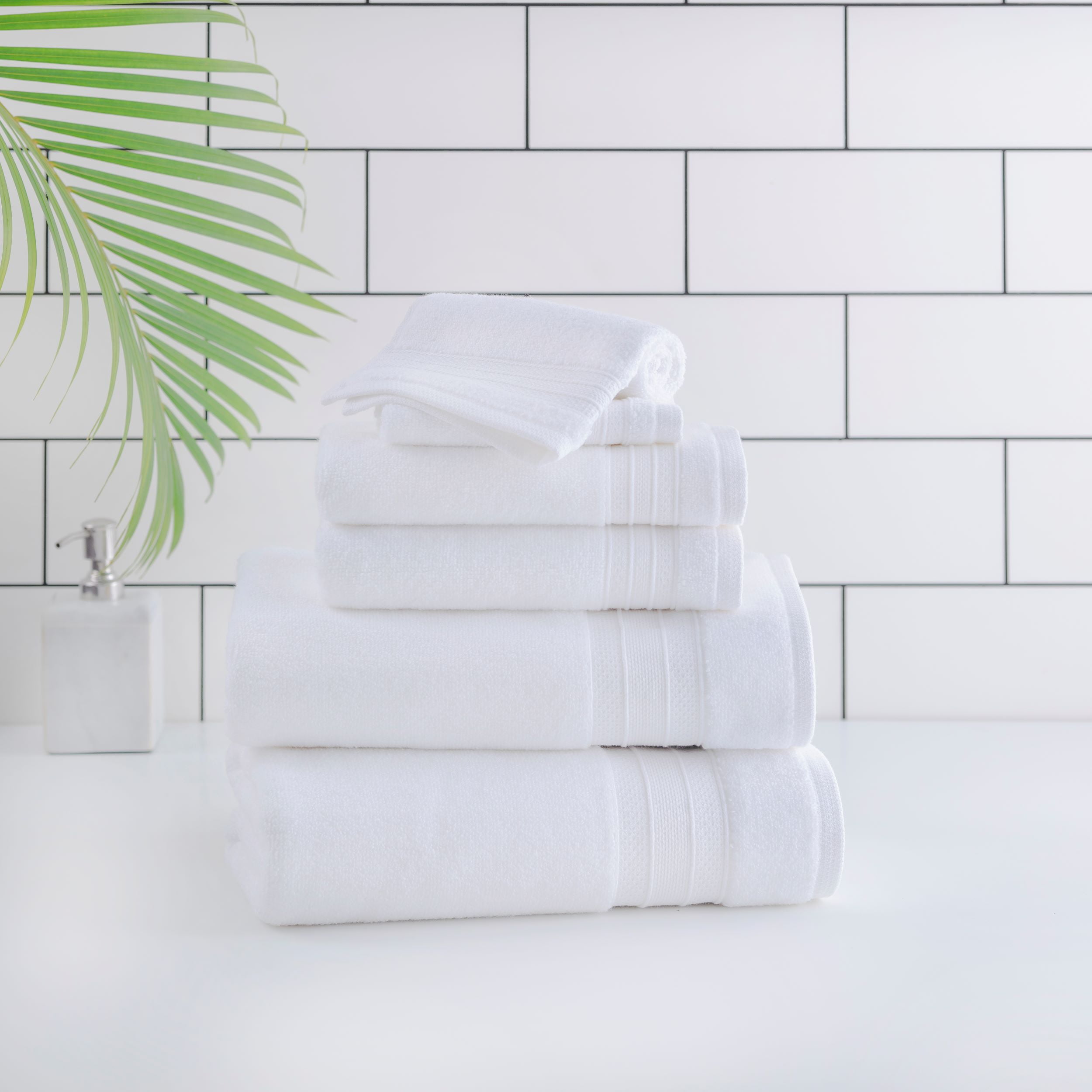 hometrends Solid 100% Cotton Bath Towel, 1 Piece, 550 GSM, Highly Absorbent & Soft Bathroom White