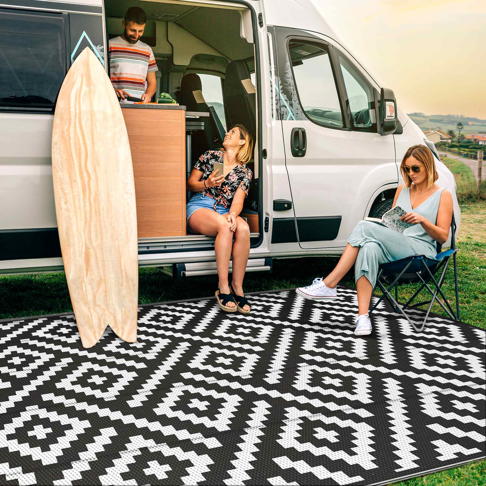 DEORAB 6'x9' Waterproof Reversible Outdoor Rug, Black & White photo 4