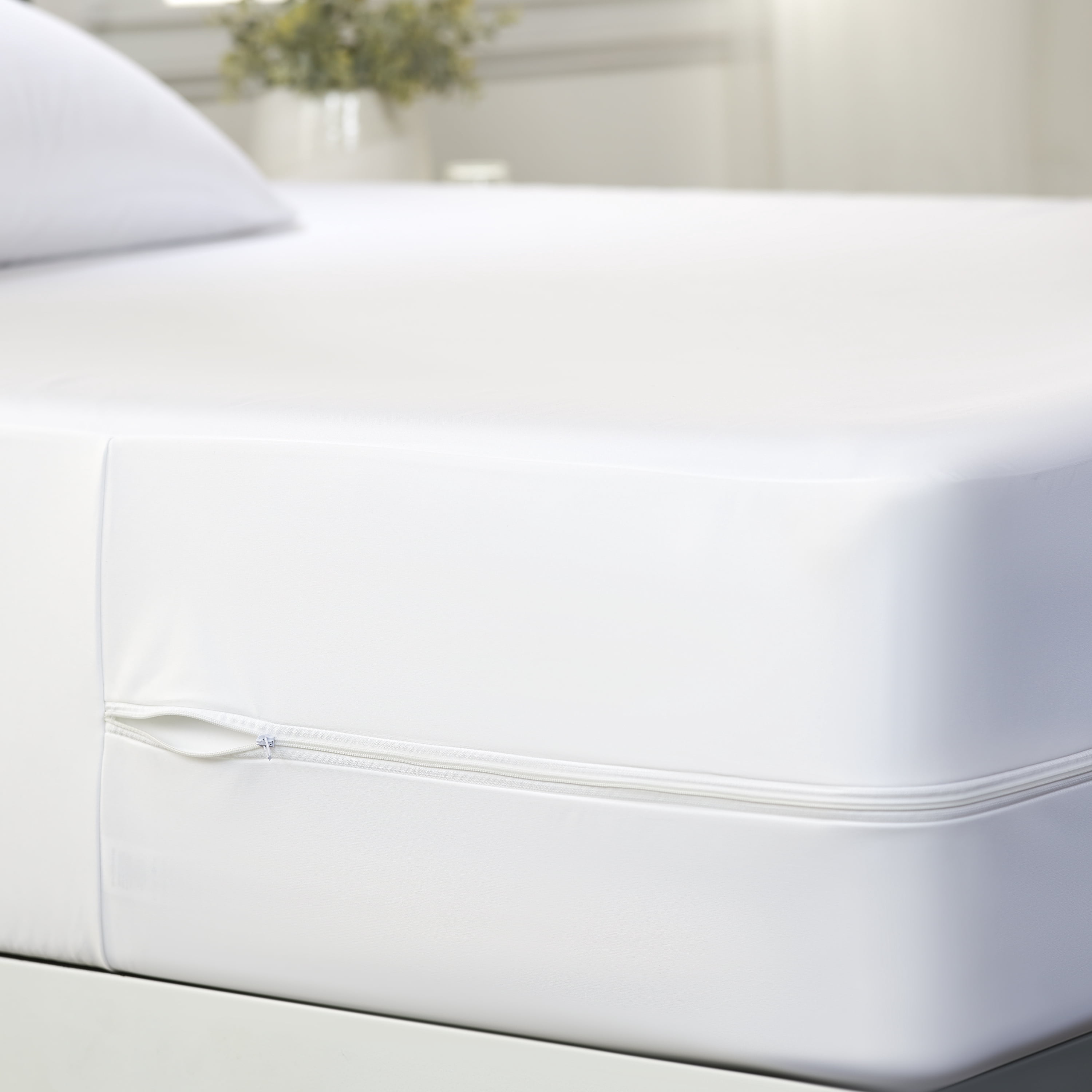 Noble Linens Microfiber Bed Bug and Spill Proof Zippered Mattress Protector, Twin XL