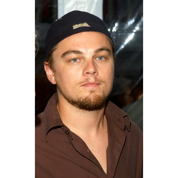 Leonardo Dicaprio Arrives To The Private Screening Of Fahrenheit 911 At The Ziegfeld Theater In New York On June 14, 2004. ( Photo By Brad BarketThe Everett Collection) Celebrity (16 x 20)