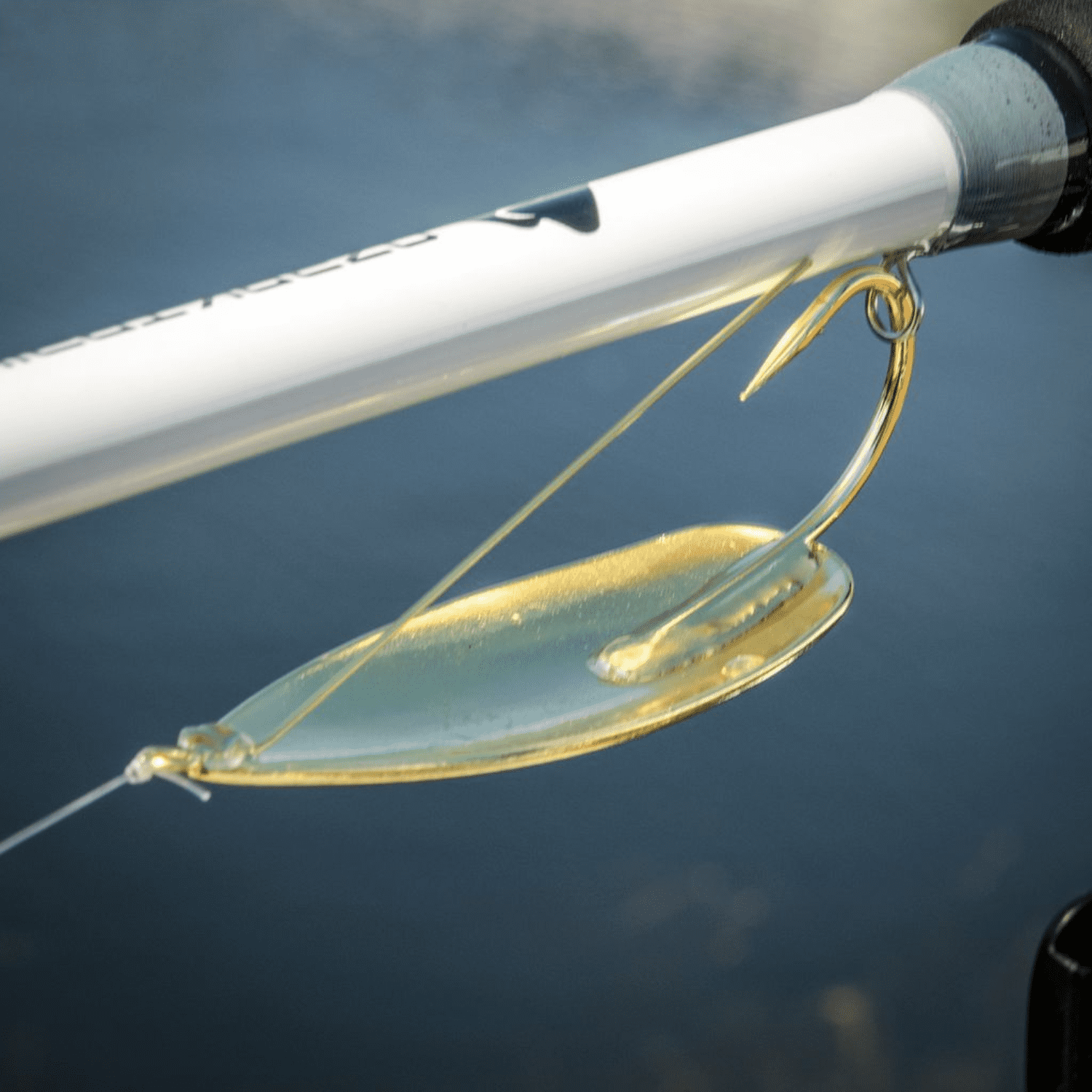 (1 pack) Tsunami Lite Flash Spoon Fishing Lure 1/4 oz. – Gold