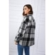 thumbnail image 4 of Shacket Trendy Queen para mujer, casual, a cuadros, con botones, gris, 4 of 5