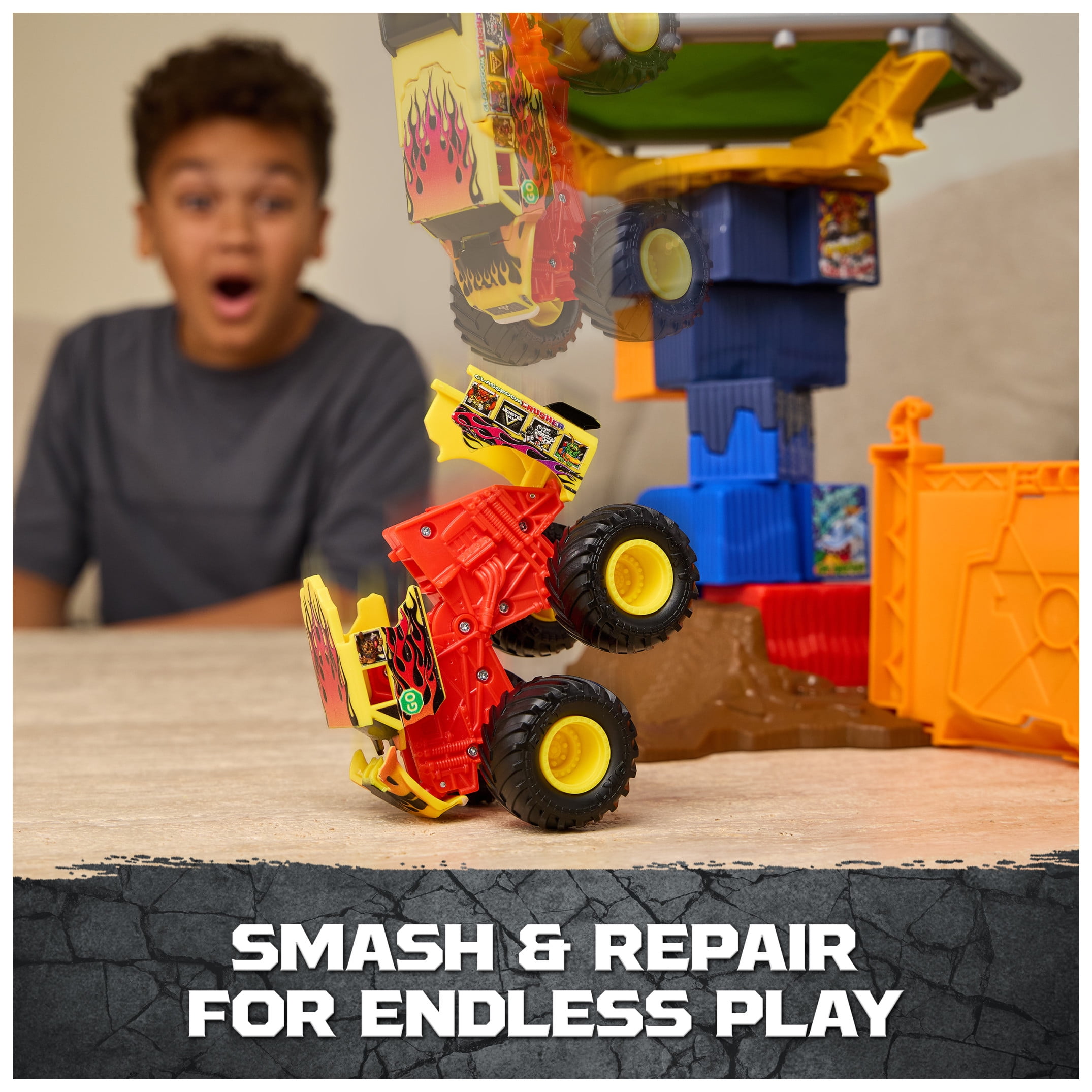 Monster Jam Smash & Bash Crash Course Playset, 16" Tower with 1:64 Monster Truck for Kids Ages 3 and up