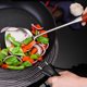 thumbnail image 5 of Utensilios profesionales para wok de acero inoxidable, juego de dos cucharones universales para wok y espátula ergonómica para wok, con mangos largos de madera resistentes al calor, diseño de fácil, 5 of 7