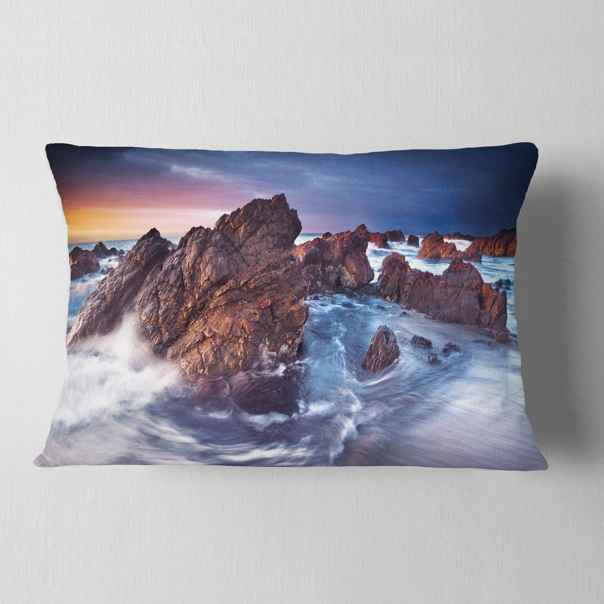 Designart Rugged Beauty Landscape - Photography Throw Pillow - 12x20