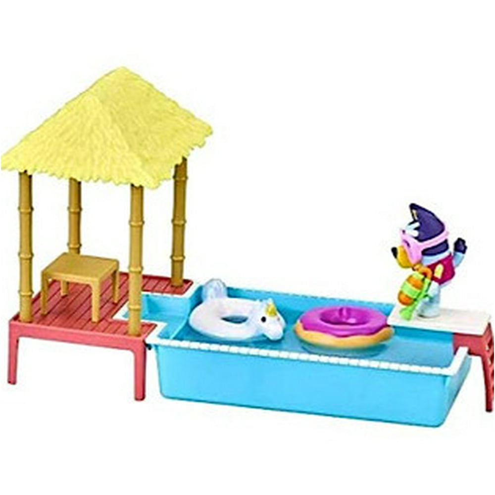 Bluey Pool Playset and Figure, 2.53 inch Articulated Figure and
