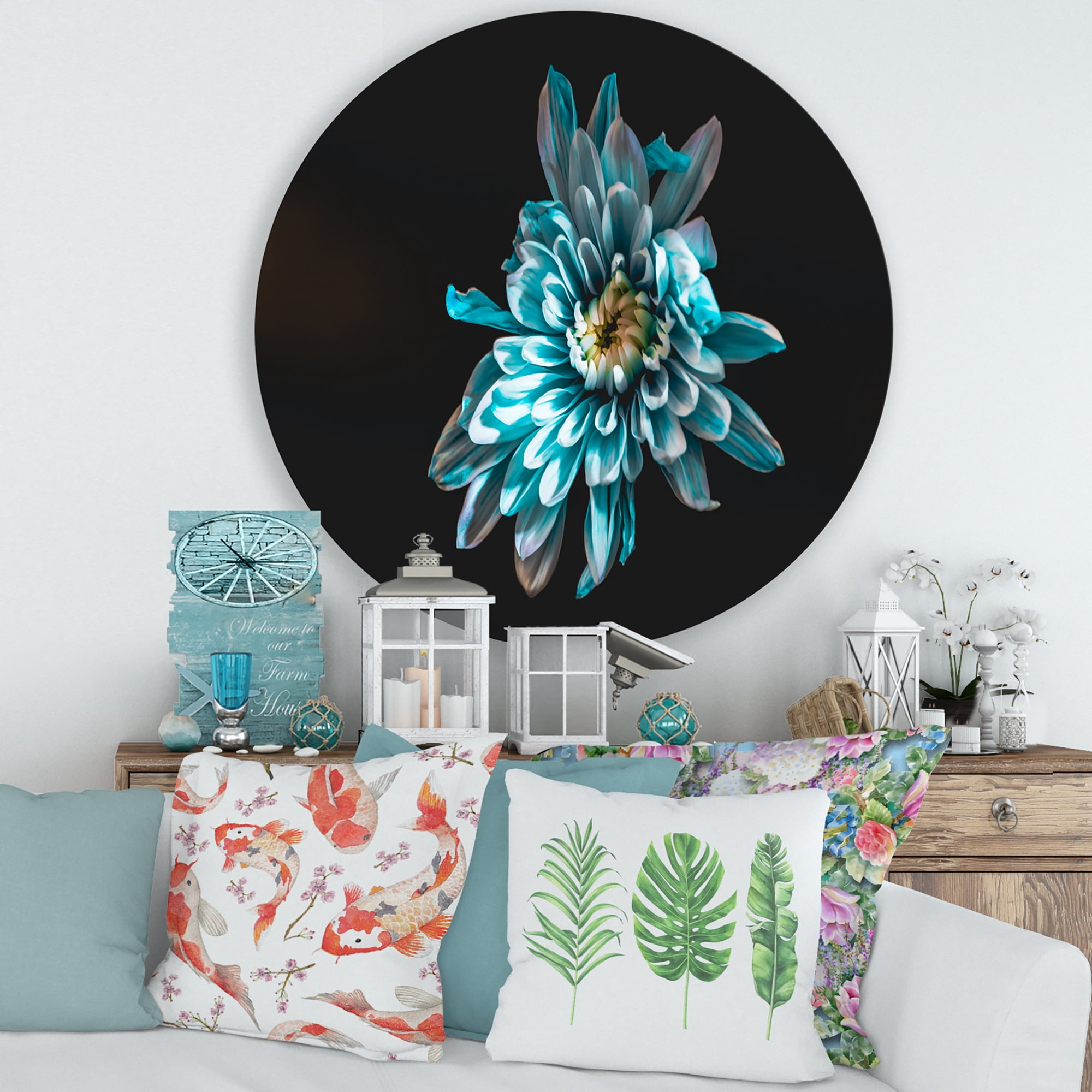 Designart 'Top View of White and Blue Flower' Traditional Circle Metal Wall Art 29x29 - Disc of 29