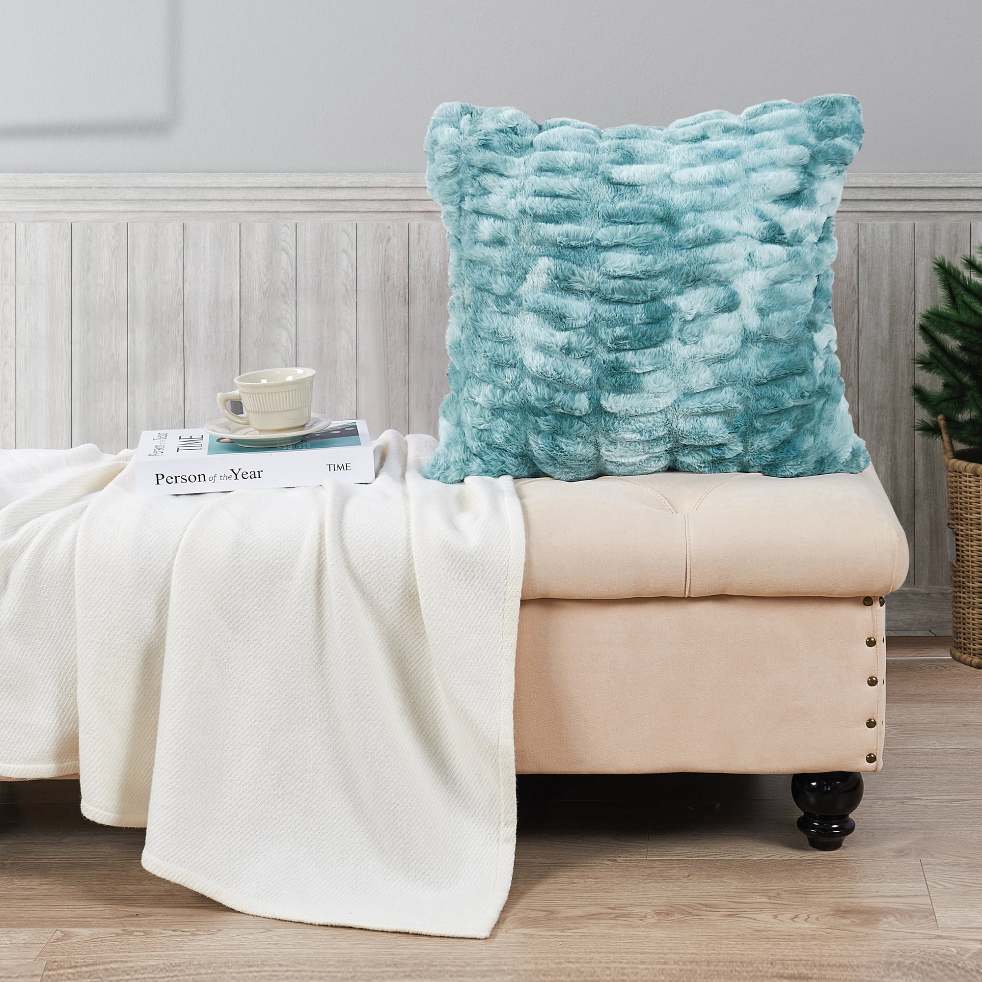 Home Soft Things Shar Pei Faux Fur Decorative Throw Pillow Covers, Soft Velvety Pillow Cases Cushion Covers, No Pillow Insert, Set of 2, Trellis, 26" x26"