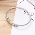 thumbnail image 4 of Pulsera de acero inoxidable con forma de clavo para amantes de hombres y mujeres 1FOR3 (HY-B041N), 4 of 5