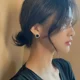 thumbnail image 4 of Pendientes cuadrados de resina negra con circonita de estilo coreano para mujer, pendientes geométricos elegantes de lujo, tendencias de moda, regalos de joyería 2024, 4 of 5