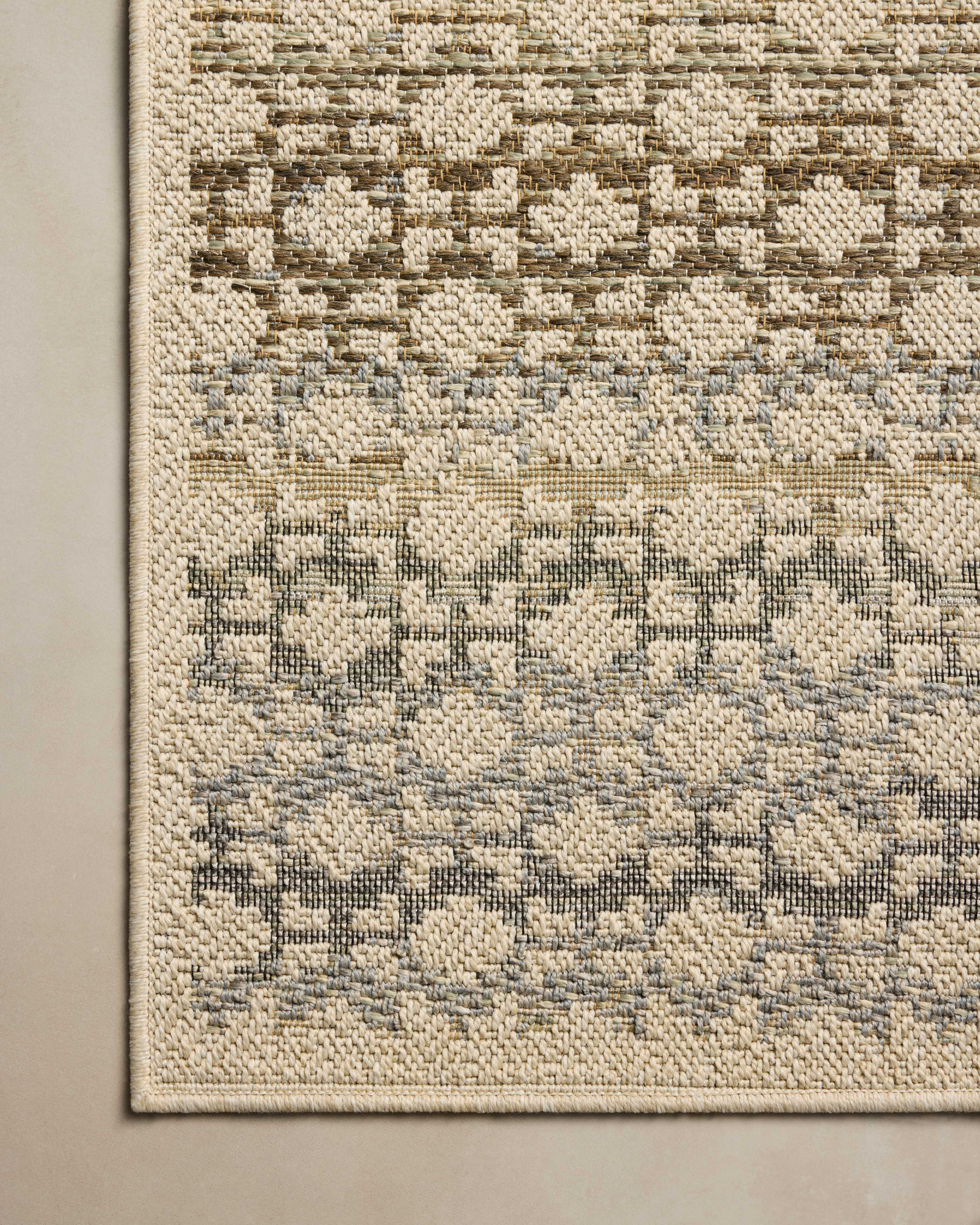 Loloi Saylor Ivory / Multi Indoor/Outdoor Area Rug