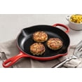 thumbnail image 2 of Skillet Le Creuset, hierro fundido esmaltado Signature, 10.25 pulgadas, color cereza, 2 of 5