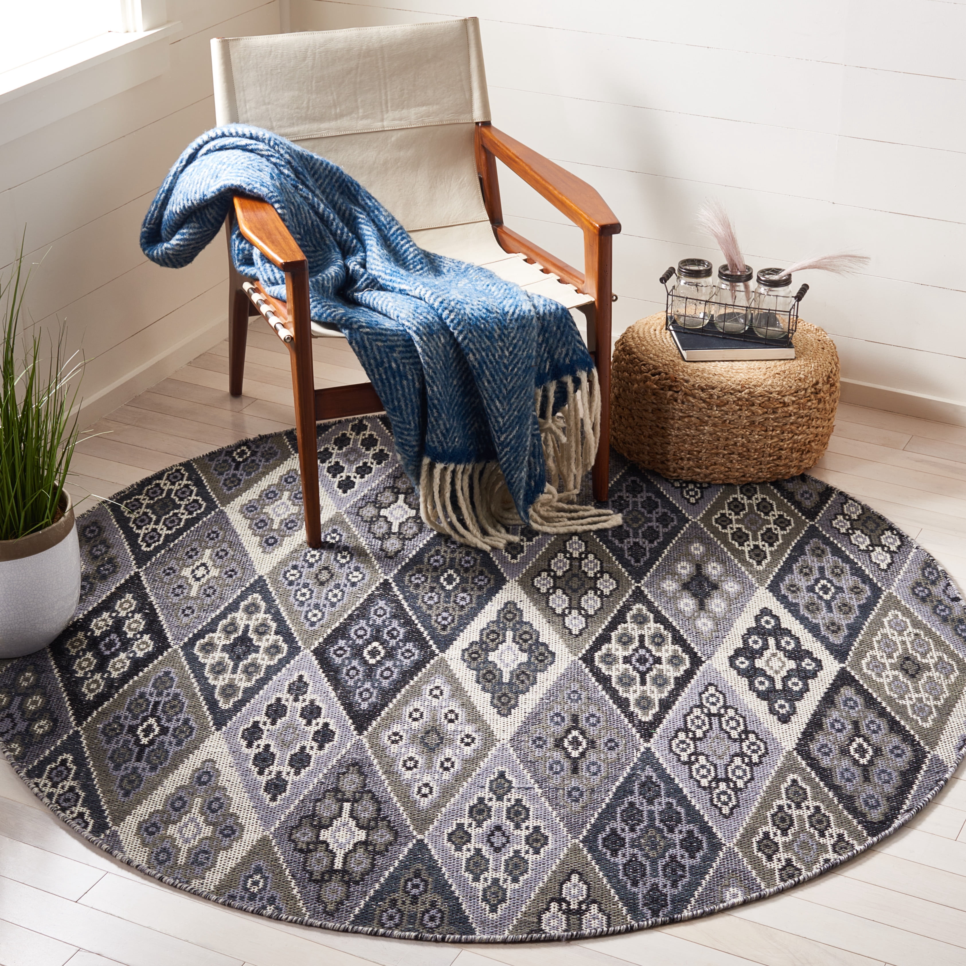 SAFAVIEH Kilim Derrick Tribal Wool Area Rug, Black/Grey, 6' x 6' Round