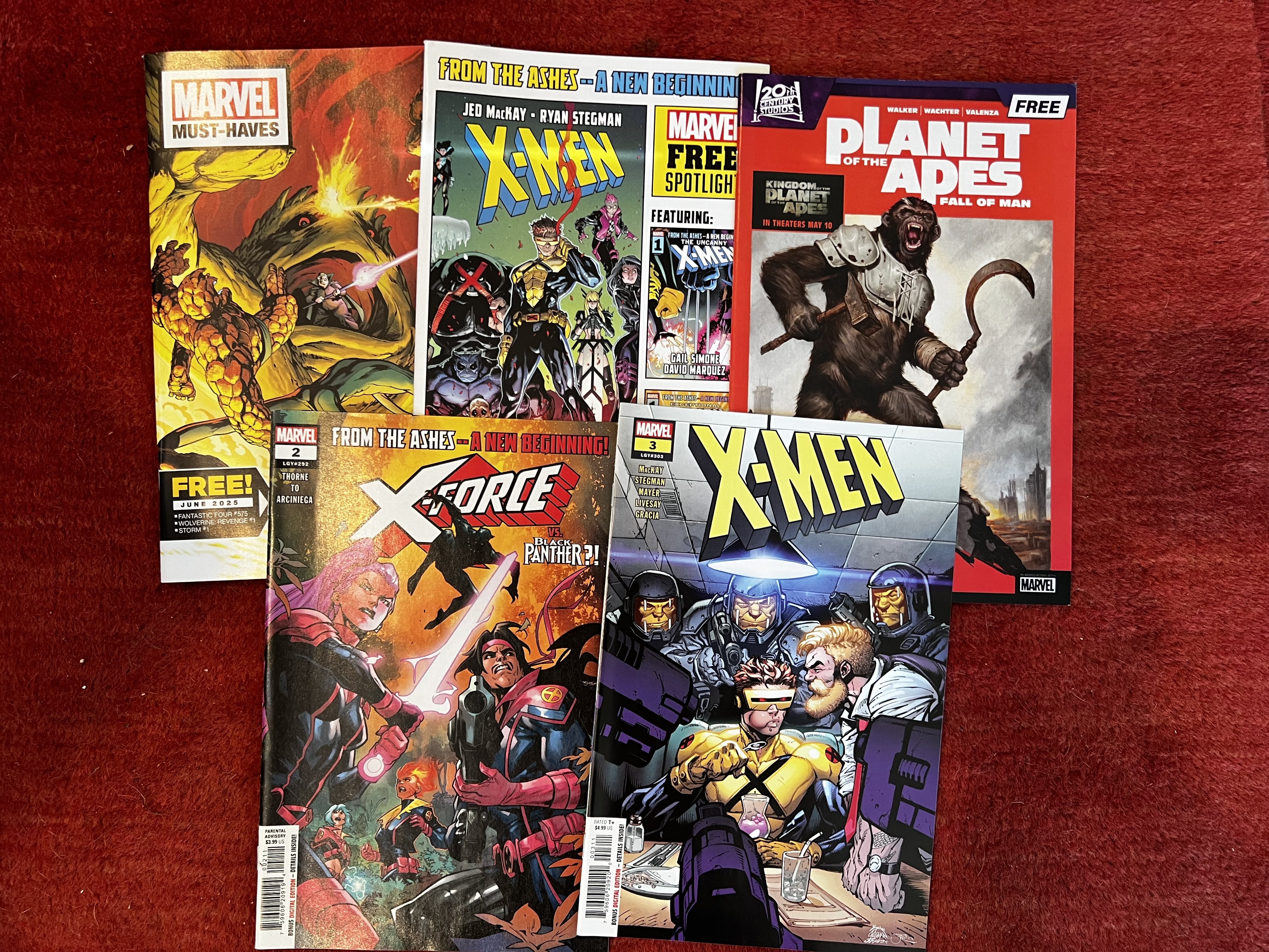 Marvel Must Haves 7 Books Plus 4 BONUS Comic Books