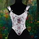 thumbnail image 1 of Faja moldeadora de cintura para mujer, con estampado de corte, tirantes ajustables para los hombros, sin mangas, de poliéster, 1 of 9