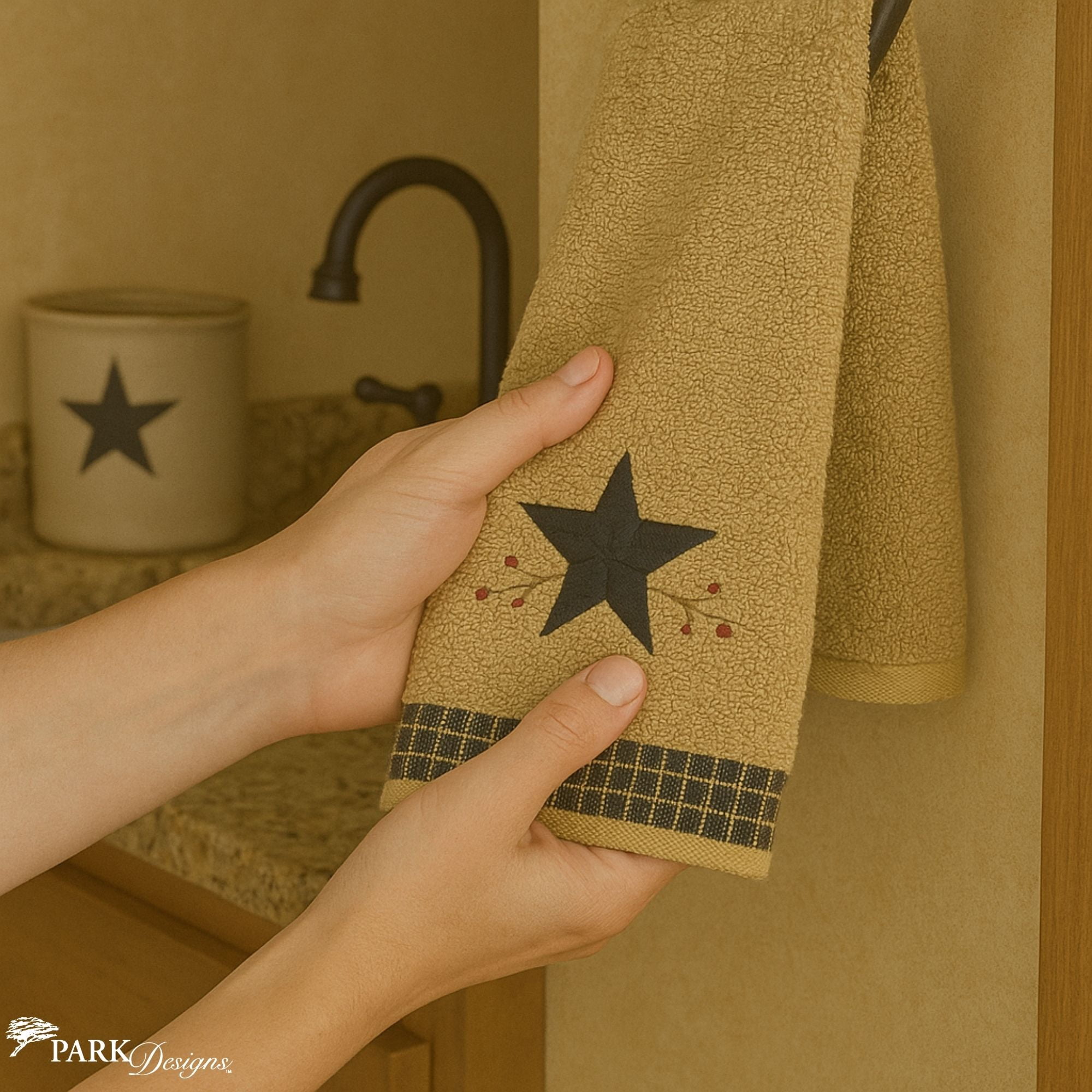Park Designs Star Vine Terry Hand Towel