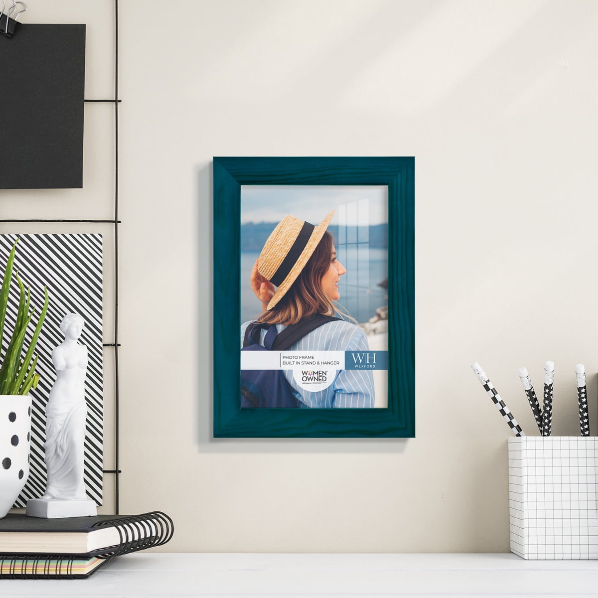 Woodgrain 5 in. x 7 in. Ocean Blue Picture Frame