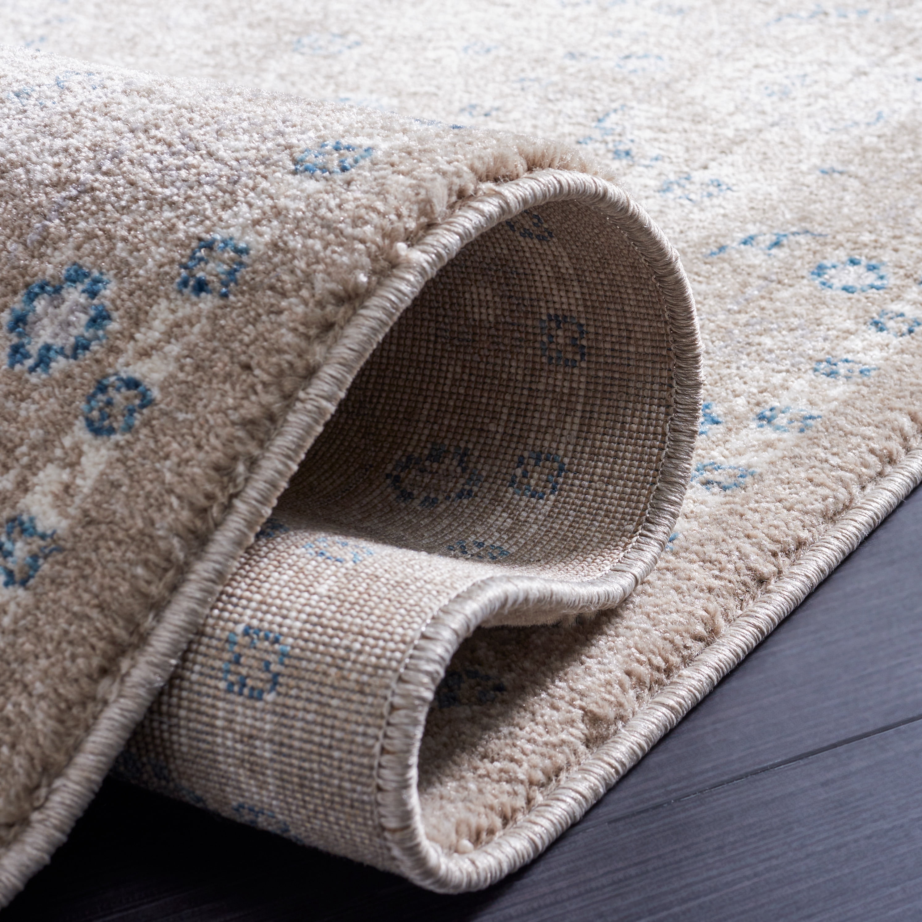 SAFAVIEH Sofia Derrick Oriental Area Rug, Tan/Blue, 4' x 5'7"
