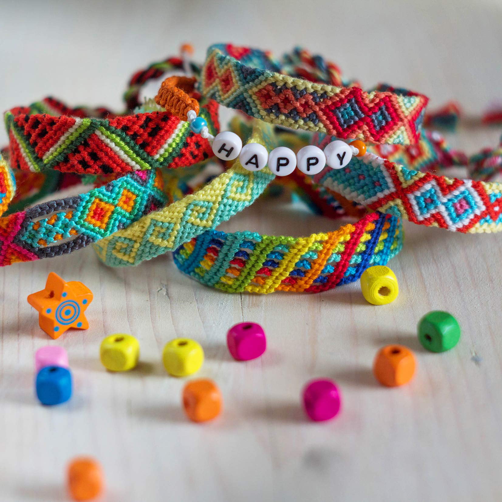 Friendship Bracelet Making Kit, Huge Value, Letter Beads, Crafts For Girls,  20 Multi-Color Embroidery Floss, A-Z Alphabet Beads, Knot Patterns,  Colorful String, Bracelet Charms, Friendship Bracelets, : : Toys &  Games