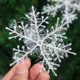 thumbnail image 4 of Adornos navideños de copos de nieve blancos artificiales, colgantes para árbol de Navidad, bricolaje, copos de nieve falsos, decoración para el hogar, regalos para fiestas de Año Nuevo, 4 of 4