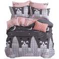 thumbnail image 1 of Quatre Ensembles de Produits de Lit, 1 of 5