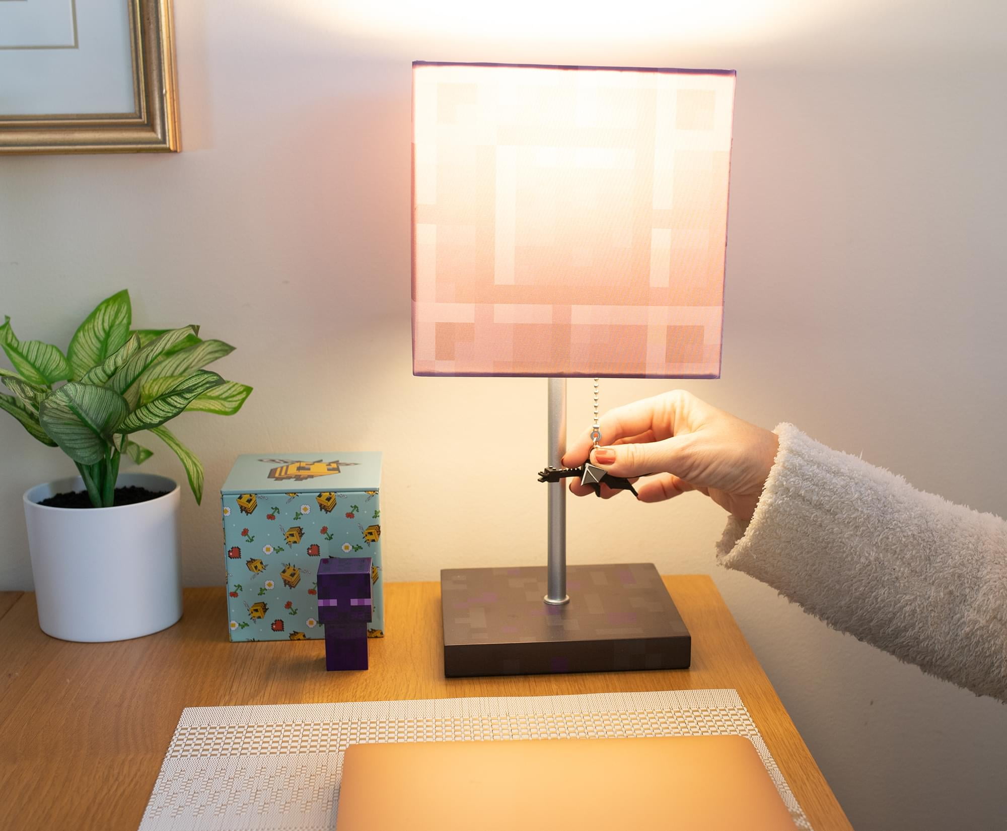 Minecraft Nether Portal Desk Lamp with Ender Dragon Pull