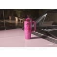 thumbnail image 2 of Botella de agua Stanley x Barbie™ Icon Quencher 900 ml, 2 of 5
