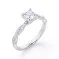 thumbnail image 4 of JeenMata Anillo de Compromiso de 4 Puntas con Diamantes de Talla Princesa con Detalles Pavé en Oro Blanco de 10 K, 4 of 6
